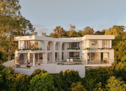 FACADE garage driveway backyard