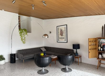 VIRIDI LIVING AREA - BLACK ROOM2