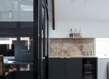 Vienna Studio, Crows Nest 9