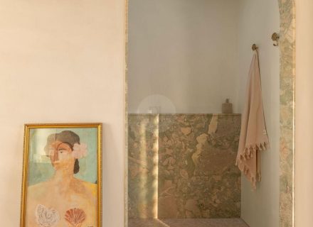 Villa Alcyone, Eleanora25