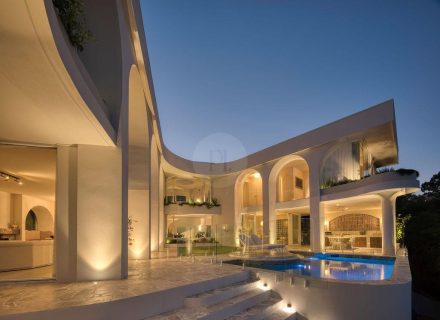 Villa Alcyone, Eleanora36