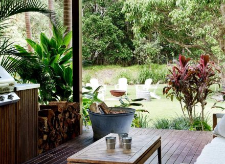 Villa-Del-Mar-Byron-Bay-Byron-Bay-BBQ-to-fire-pit.jpg