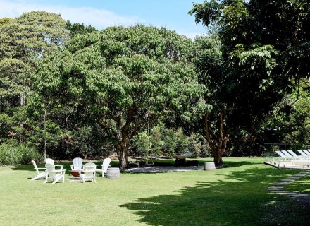 Villa-Del-Mar-Byron-Bay-Byron-Bay-fire-pit-hammock-and-pool.jpg