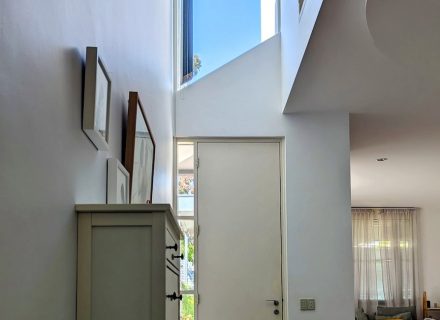 Wallflower, Toorak 13