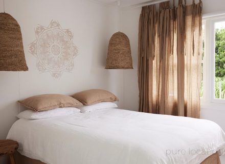 White-Haven-Byron-Bays-Byron-Bay-bedroom-2-queen-bed.jpg