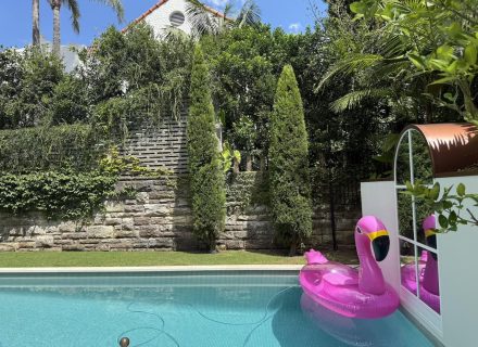 belle rives POOL8