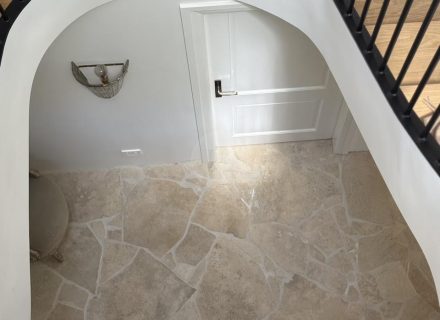 belle rives STAIRCASE10