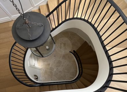 belle rives STAIRCASE11
